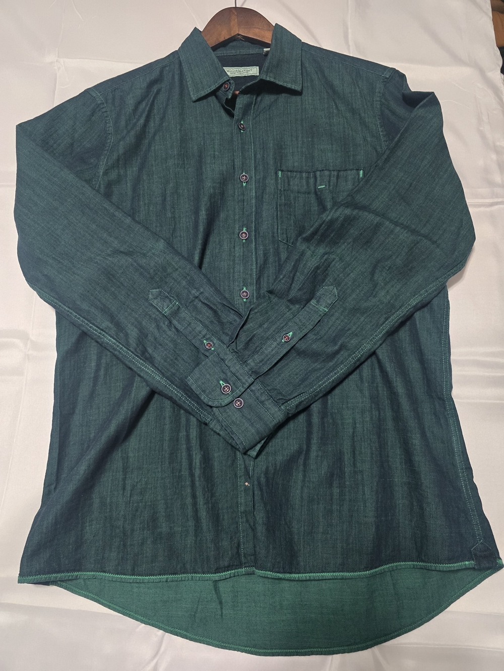 Men's Green Long-Sleeve Button-Up Shirt